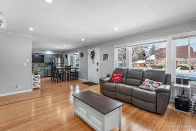 [Address not provided], Elgin, IL 60120 - Photo 4