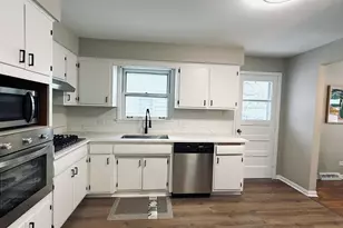 9323 S 80th Ct, Hickory Hills, IL 60457 - Photo 20