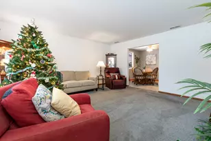 12954 Crescent Ct, Crestwood, IL 60418 - Photo 4