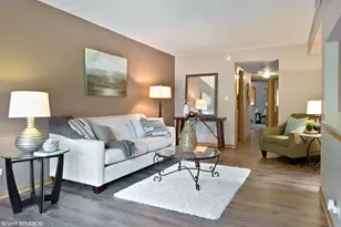 616 E 5th Ave, Naperville, IL 60563 - Photo 2