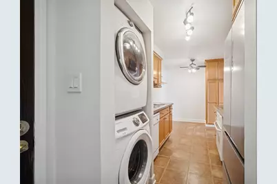 675 Grove Terrace #208, Elk Grove Village, IL 60007 - Photo 14