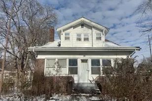 912 Washington Dr, South Roxana, IL 62087 - Photo 2