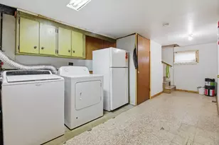 1525 N Springfield Ave, Chicago, IL 60651 - Photo 16