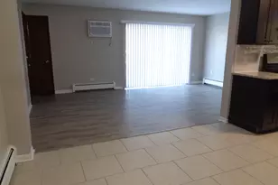 8149 W 83rd Pl, Justice, IL 60458 - Photo 2