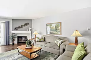 1516 Camden Ct, Wheeling, IL 60090 - Photo 4