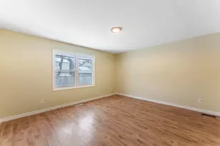 1359 Madison Ct, Saint Charles, IL 60174 - Photo 6