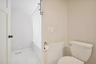 [Address not provided], Chicago, IL 60645 - Photo 16