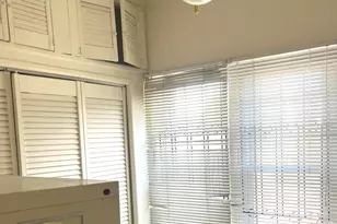 8135 S Prairie Ave, Chicago, IL 60619 - Photo 16