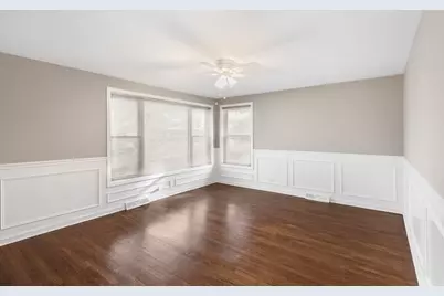 16058 Drexel Avenue, South Holland, IL 60473 - Photo 2