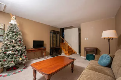 621 N Forest Avenue, Mount Prospect, IL 60056 - Photo 4