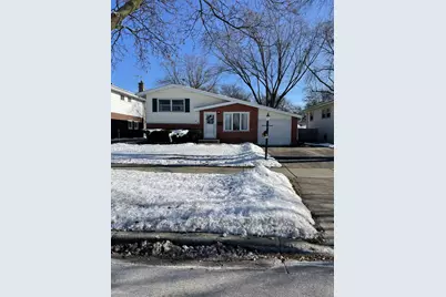 621 N Forest Avenue, Mount Prospect, IL 60056 - Photo 1