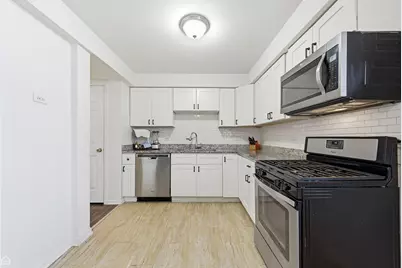 5754 W Lawrence Avenue #1, Chicago, IL 60630 - Photo 4