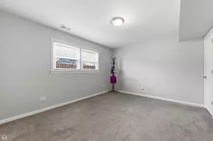 5754 W Lawrence Ave, Chicago, IL 60630 - Photo 10