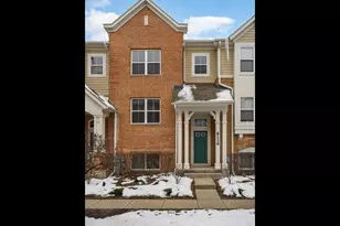 6126 Washington Ct, Morton Grove, IL 60053 - Photo 2