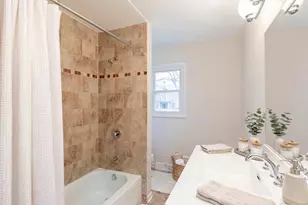 18331 Hickory St, Lansing, IL 60438 - Photo 8