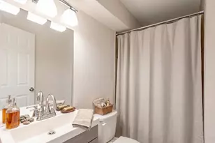 18331 Hickory St, Lansing, IL 60438 - Photo 10