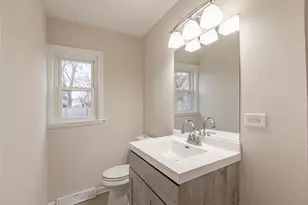 18331 Hickory St, Lansing, IL 60438 - Photo 6