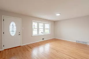 18331 Hickory St, Lansing, IL 60438 - Photo 2