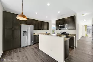 2159 Coral Ln, Glenview, IL 60026 - Photo 6