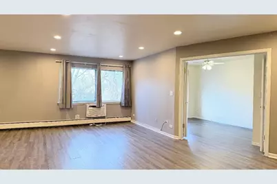 706 E Algonquin Road #204, Arlington Heights, IL 60005 - Photo 2