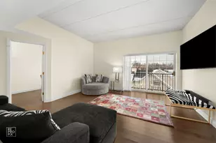 434 Mcdaniels Cir, Clarendon Hills, IL 60514 - Photo 4