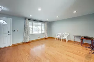 1601 Kingston Ln, Schaumburg, IL 60193 - Photo 6