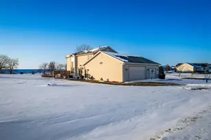202 Comet Ln, Heyworth, IL 61745 - Photo 30