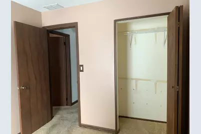 148 W Kennedy Drive, Streamwood, IL 60107 - Photo 22