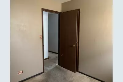 148 W Kennedy Drive, Streamwood, IL 60107 - Photo 14