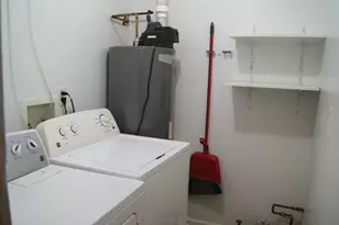 38 Surrey Rd, Montgomery, IL 60538 - Photo 8