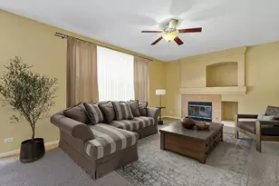 13817 Meadow Ln, Plainfield, IL 60544 - Photo 2