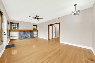 1121 W Columbia Ave, Chicago, IL 60626 - Photo 8