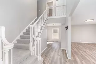 355 Crestwood Ct, Algonquin, IL 60102 - Photo 2