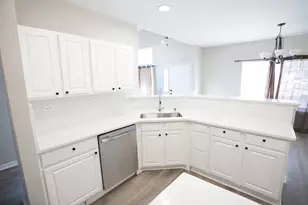 1037 Park Hill Cir, Aurora, IL 60502 - Photo 4