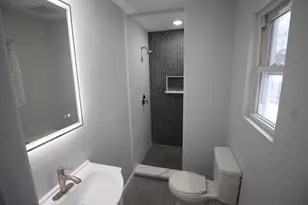 10030 S Luella Ave, Chicago, IL 60617 - Photo 12