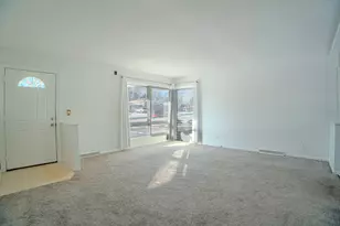 307 Hill Ave, North Aurora, IL 60542 - Photo 2