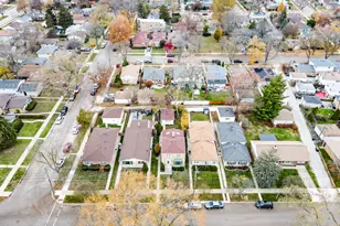 3916 Keeney St, Skokie, IL 60076 - Photo 4