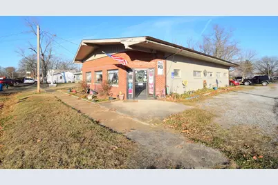 502 W Franklin Avenue, Sesser, IL 62884 - Photo 6