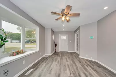 1032 S East Avenue, Kankakee, IL 60901 - Photo 2