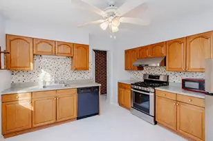 612 Maple Ct, Mount Prospect, IL 60056 - Photo 4