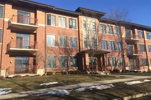 755 Diamond Lake Rd, Mundelein, IL 60060 - Photo 2