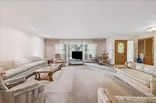 10129 WestManor Dr, Franklin Park, IL 60131 - Photo 6