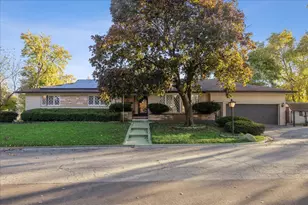 10129 WestManor Dr, Franklin Park, IL 60131 - Photo 1