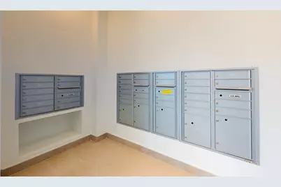 4758 N Laramie Avenue #303, Chicago, IL 60630 - Photo 4