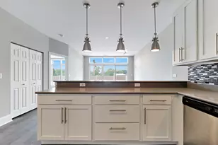 4758 N Laramie Ave, Chicago, IL 60630 - Photo 8