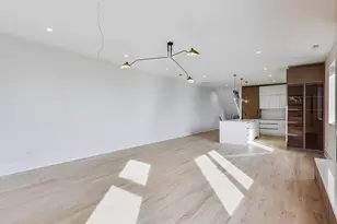 2307 W Foster Ave, Chicago, IL 60625 - Photo 12