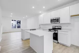 421 Red Oak Cir, Volo, IL 60020 - Photo 4