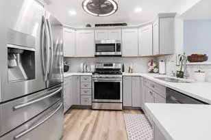 986 Four Seasons Blvd, Aurora, IL 60504 - Photo 4