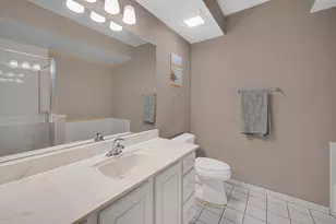 3451 N Carriageway Dr, Arlington Heights, IL 60004 - Photo 10