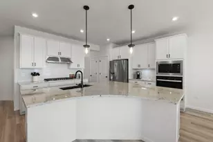 2267 Ryegrass Ln, Bolingbrook, IL 60490 - Photo 2